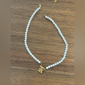 Elegant Pearl Necklace with Gold K Pendant